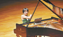 王羽佳钢琴演奏视频,音符间的艺术之旅